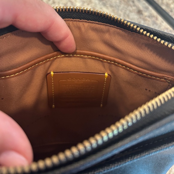 COACH Cross Grain Leather Kitt - Picture 6 of 8